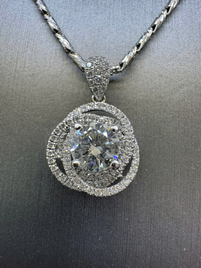 Mặt dây chuyền đính xoàn thiên nhiên MS04